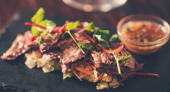 Sirloin slices with chilli and coriander